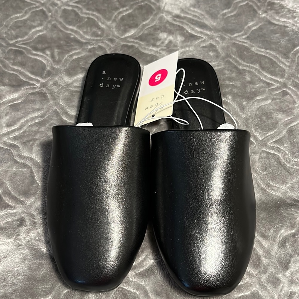 NWT a new day black slides size 5